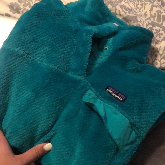 teal patagonia pullover